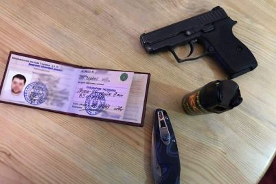 pistolet-iz-kotorogo-strelyali-vozle-zaporozhskogo-supermarketa-prinadlezhit-policzejskomu-podrobnosti.jpg