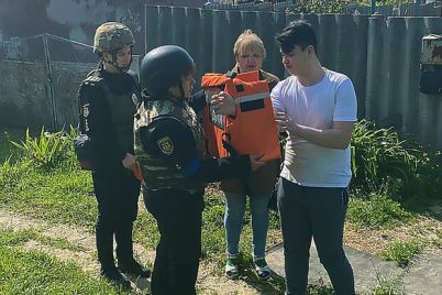 policziya-evakuirovala-dve-semi-s-detmi-iz-prifrontovyh-rajonov-zaporozhskoj-oblasti.jpg