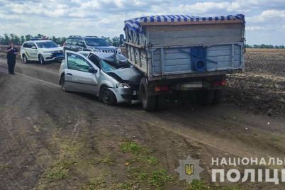 policziya-ustanavlivaet-obstoyatelstva-smertelnoj-avarii-v-berdyanskom-rajone.jpg