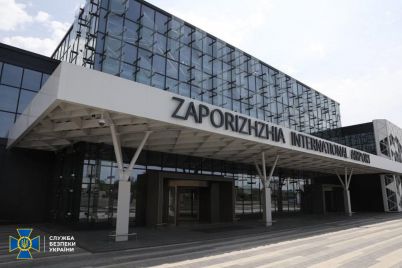 rukovodstvo-zaporozhskogo-aeroporta-zakrylo-glaza-na-nekachestvennyj-remont-vzletki.jpg