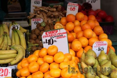 skolko-stoyat-samye-novogodnie-frukty-na-zaporozhskom-rynke-foto.jpg