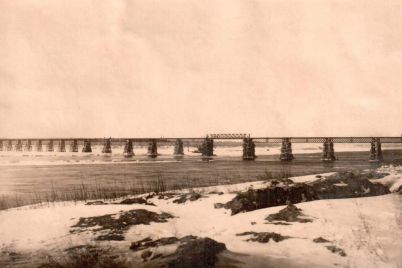 u-zaporizhzhi-z-pid-vodi-zyavilis-mosti-1944-roku-foto.jpg