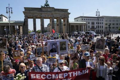v-berline-rossijskie-aktivisty-napali-na-televedushhuyu-natalyu-mosejchuk.jpg