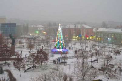 v-kurortnom-gorode-zaporozhskoj-oblasti-vypal-sneg-foto.jpg