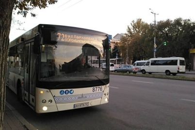 v-zaporozhe-munitsipalnyie-avtobusyi-72-go-marshruta-vnov-hodyat-parami-foto-video.jpg