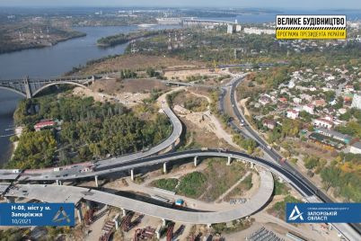 v-zaporozhe-nachali-ukladku-asfalta-na-novom-mostu-foto.jpg