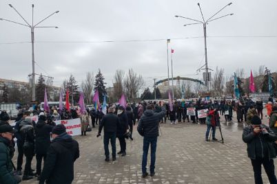 v-zaporozhe-predprinimateli-vyshli-na-akcziyu-protesta-protiv-fiskalizaczii-biznesa-foto-video.jpg