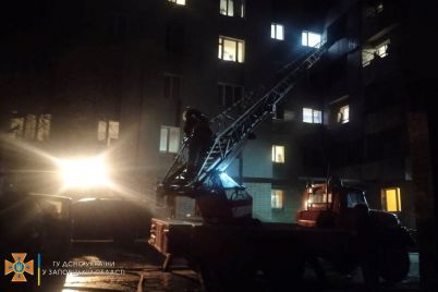 v-zaporozhe-spasateli-evakuirovali-zhilczov-vysotki.jpg