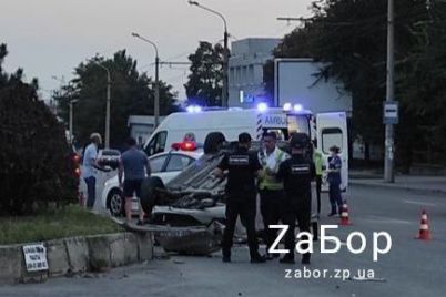 v-zaporozhe-stolknulis-dva-avto-postradala-beremennaya-zhenshhina-video.jpg