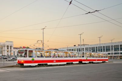 v-zaporozhe-tramvaj-sbil-peshehoda-postradavshemu-amputirovalo-palczy.jpg