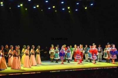 v-zaporozhe-v-potryasayushhem-tanczevalnom-battle-soshlis-legendarnye-ansambli-ukrainy-i-gruzii-foto.jpg