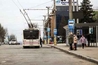 v-zaporozhe-voditeli-marshrutok-i-avtobusov-ignoriruyut-transportnye-ogranicheniya-i-prodolzhayut-vozit-passazhirov-foto.jpg