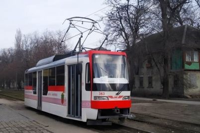 v-zaporozhe-vozobnovili-dvizhenie-dvuh-tramvajnyh-marshrutov.jpg