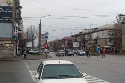 v-zaporozhe-za-den-na-odnoj-ulicze-za-nepravilnuyu-parkovku-oshtrafovali-30-chelovek-foto.jpg