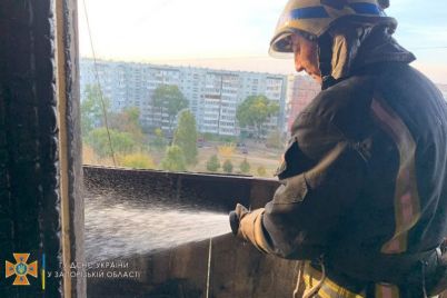 v-zaporozhskoj-mnogoetazhke-zagorelis-dva-balkona-evakuirovali-zhilczov.jpg