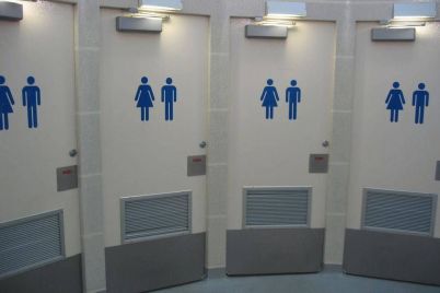 v-zaporozhskoj-oblasti-predlagayut-posetit-tualet-v-dolg-foto.jpg