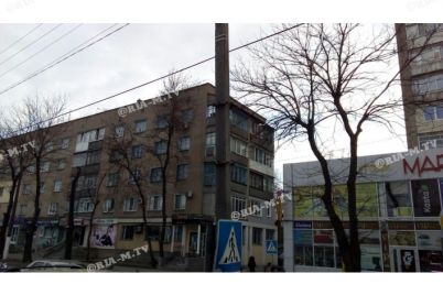 v-zaporozhskoj-oblasti-ruhnula-reklamnaya-konstrukcziya.jpg