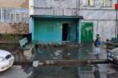 v-zaporozhskoj-oblasti-zatopilo-vodoj-dom-v-energodare-foto-video.jpg