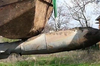 zaporizki-pirotehniki-znishhili-500-kilogramovu-aviaczijnu-bombu-video.jpg
