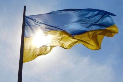 zaporozhczam-sorvavshim-s-flagshtoka-flag-ukrainy-soobshhili-o-podozrenii.jpg