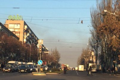 zaporozhe-nakryil-chernyiy-smog-so-storonyi-zavodov.jpg