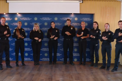 zaporozhskie-patrulnye-ispolnili-gimn-ukrainy-na-yazyke-zhestov-video.png