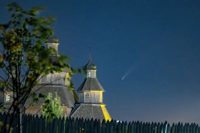 zaporozhskij-fotograf-zapechatlel-kometu-nad-zaporozhskoj-sechyu-foto.jpg
