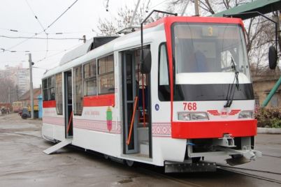 zaporozhskij-tramvaj-obnovili-vnutri-i-snaruzhi-foto.jpg