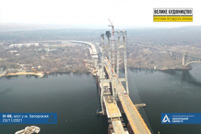 zavershayut-montazh-vantov-kogda-v-zaporozhe-otkroyut-dvizhenie-na-vantovom-mostu-foto.jpg